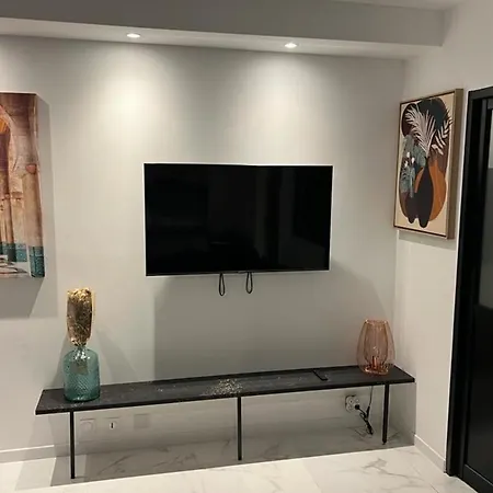 Apartment Duplex In A With Swimming Pool Near Cannes *